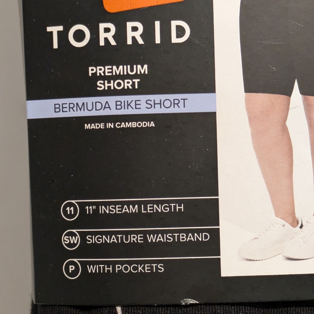 C1 Torrid Bike Short W/ Skeletons Size 0 ( Large 12)  NWT - Picture 2 of 3